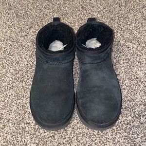 Women’s black ugg boots